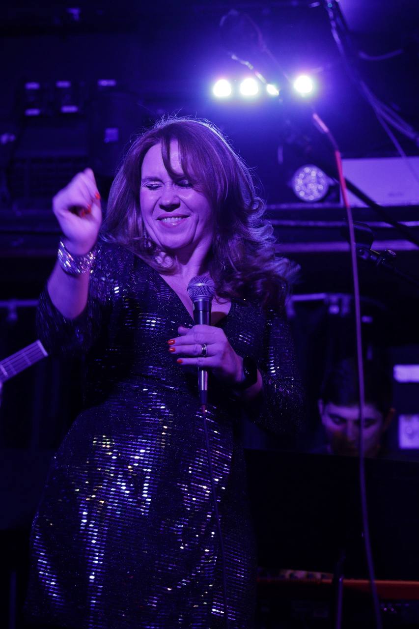 Virginie Marine performing with passion